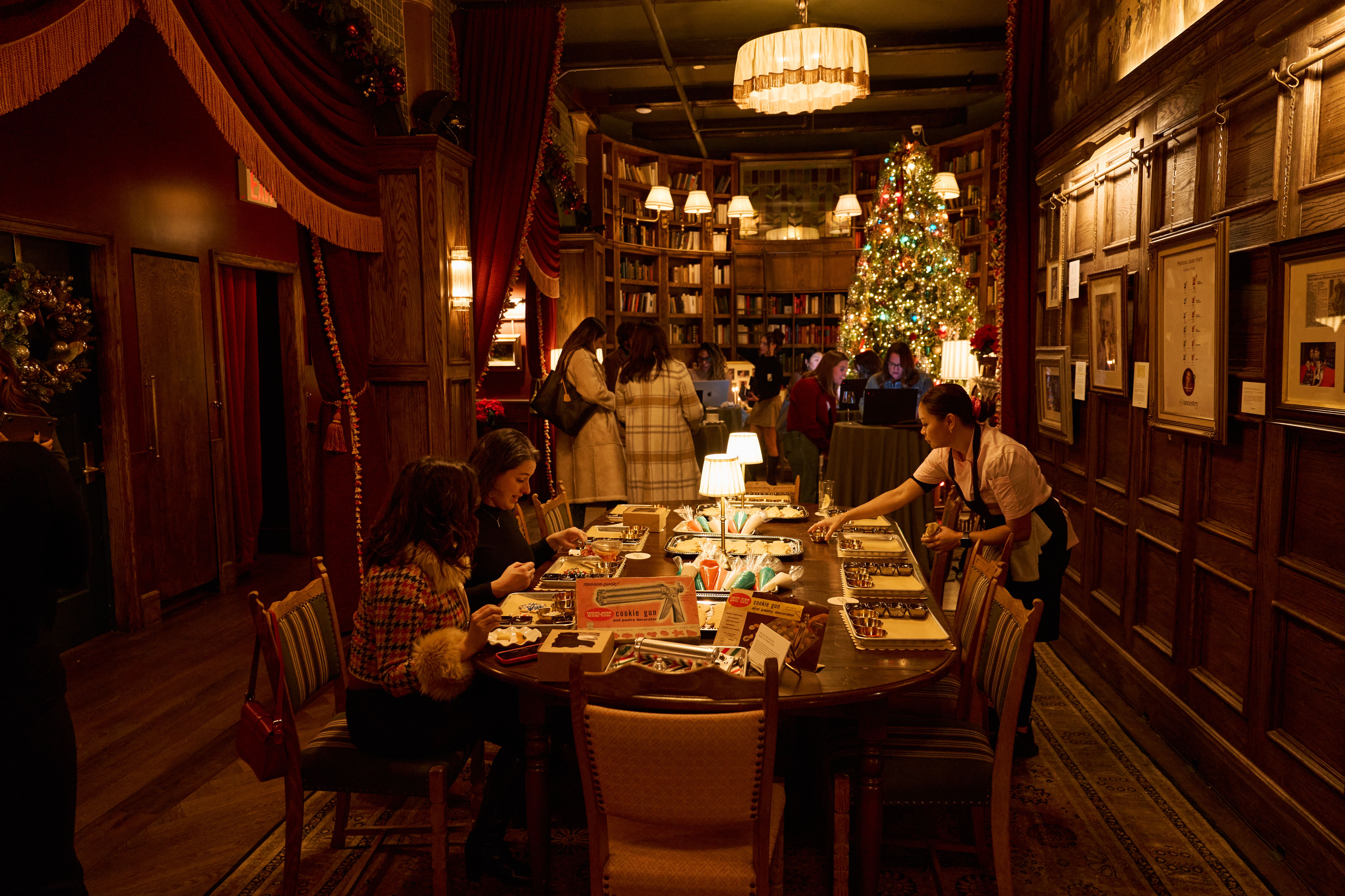 A Nostalgic Holiday Takeover with Ancestry and Mirror NYC