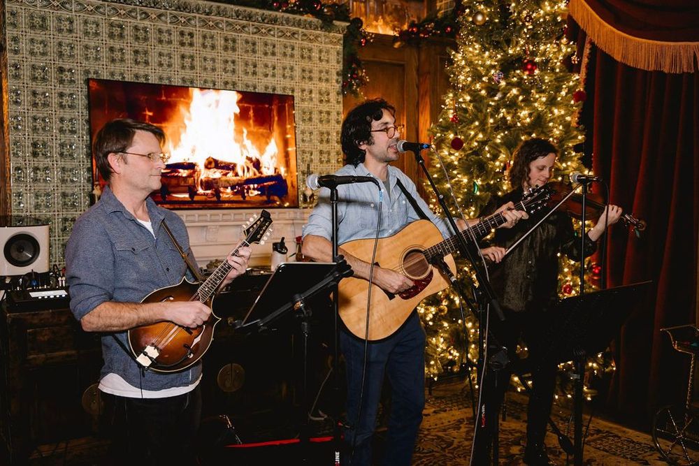 Maxwell's Annual Christmas Party Returns with Irish Pub Theme