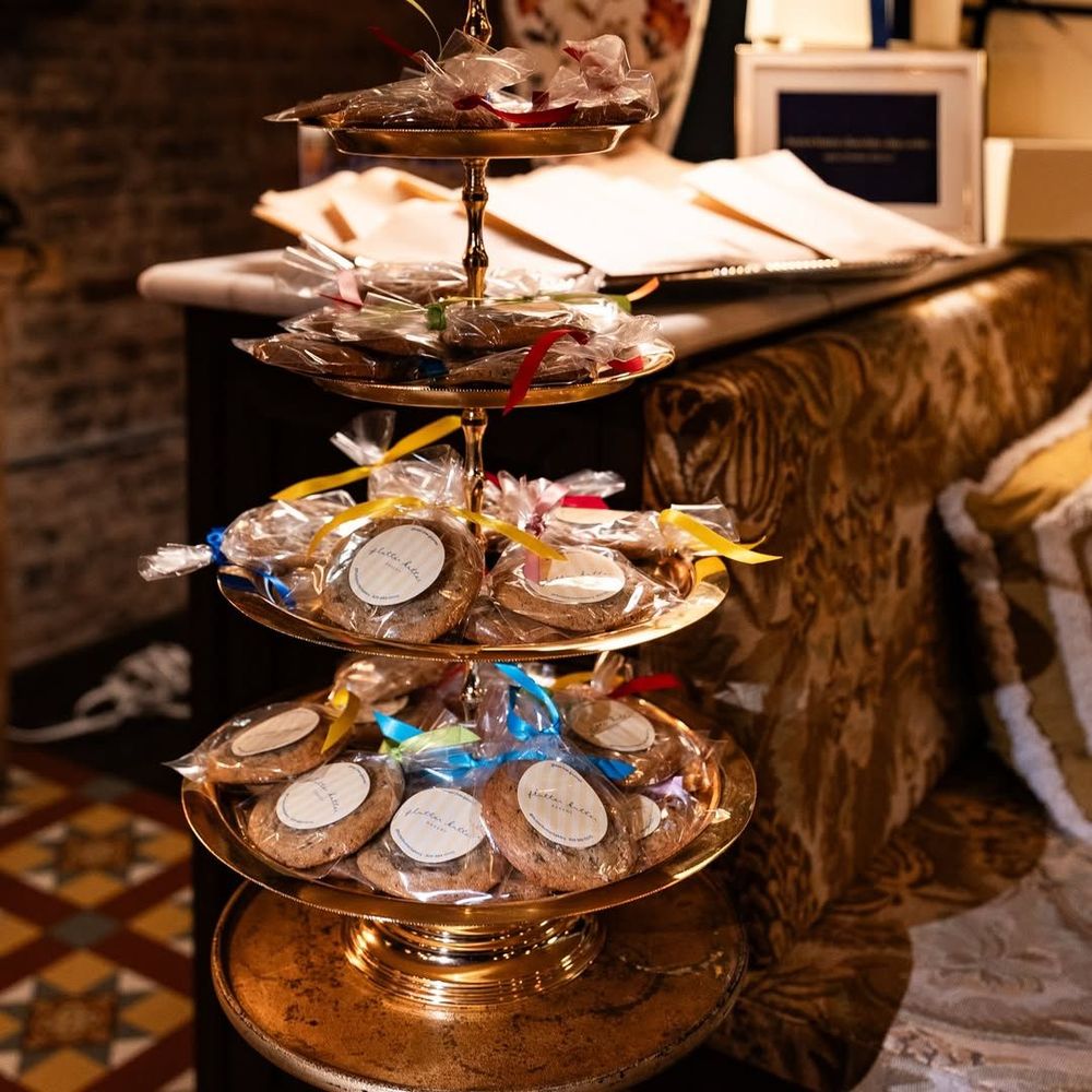 Flutter Butter Bakery delighted guests with beautifully crafted cookies enjoyed throughout the evening