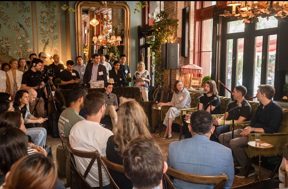 A daytime panel brings together a full house of founders, creatives, and industry leaders in a setting built for real dialogue.
