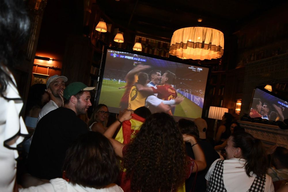 An electric night that showcased Maxwell’s ability to turn major matches into immersive, community-driven events.