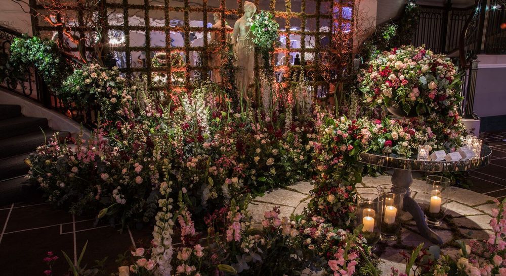 Luxury flowers for the rosewood hotel garden party by larry walshe studios