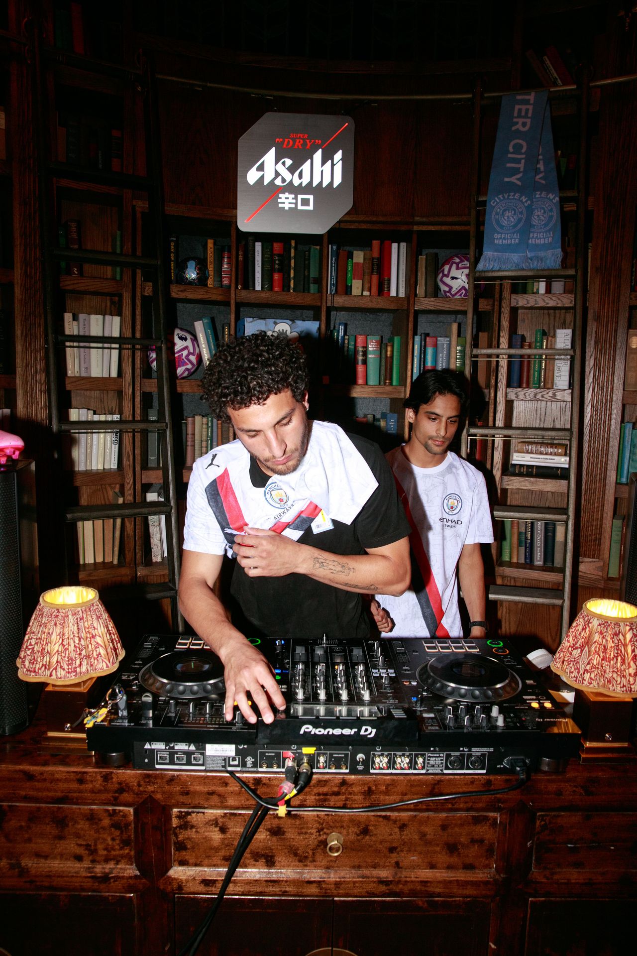In between cook-off and presses, the DJ brought the room to life.