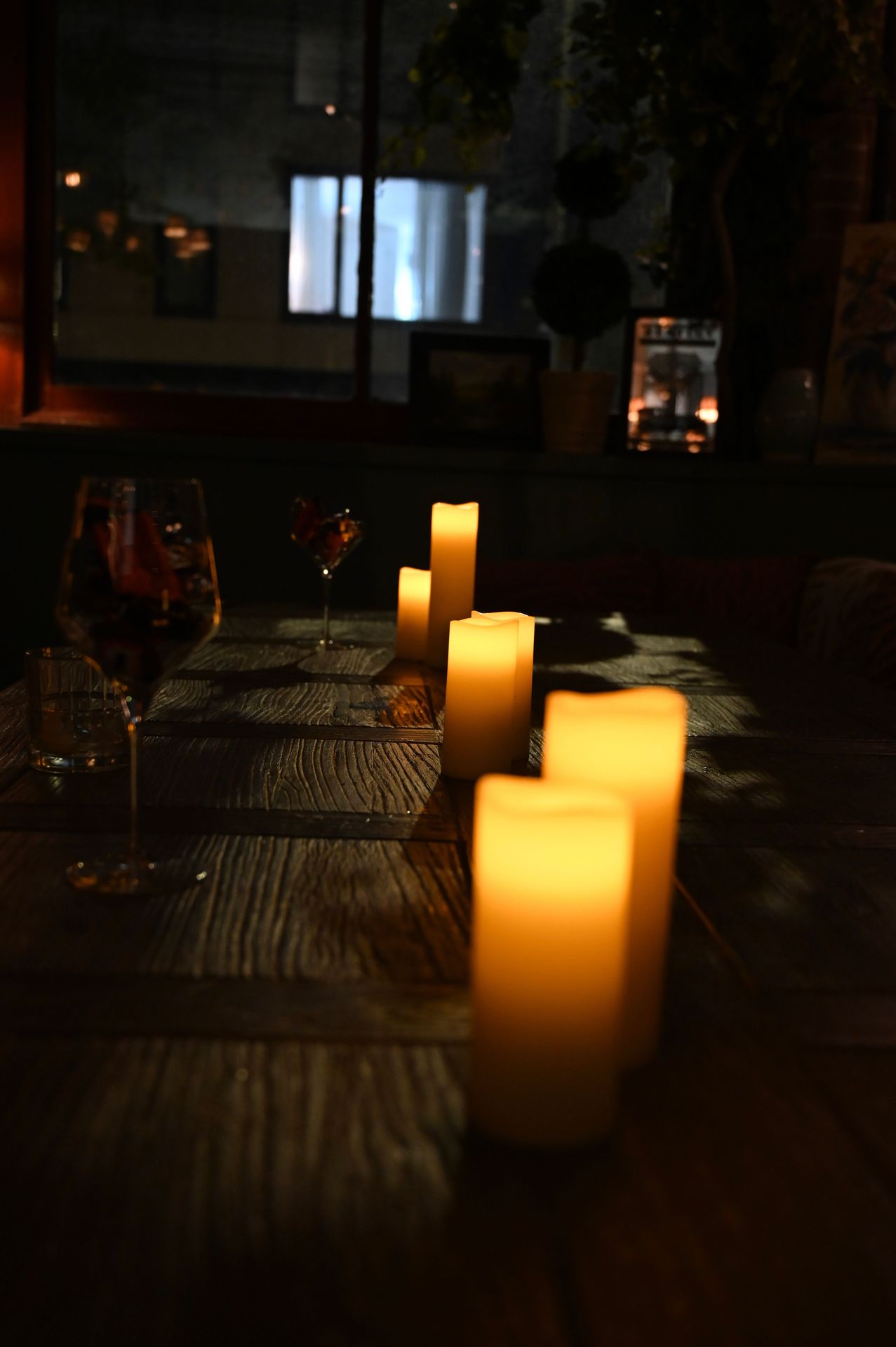 Candlelight and cocktails set the tone for an evening that was as enchanting as it was eerie