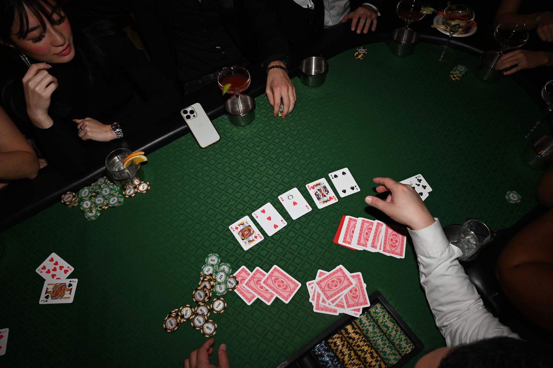 Vegas Nights & F1 Thrills: Maxwell x FanClub